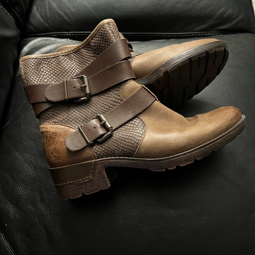 Sofft 9.5 brown leather booties - Picture 2 of 4